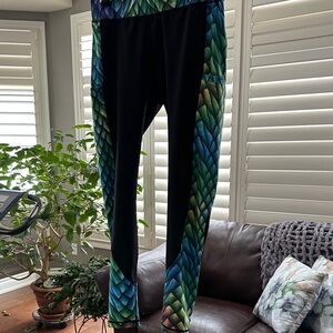 Colorful Mermaid Scale Women's Leggings